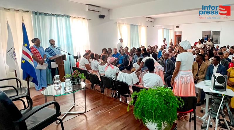 Santa Catarina institucionaliza Dia do Emigrante e reforça compromisso com a diáspora - autarca