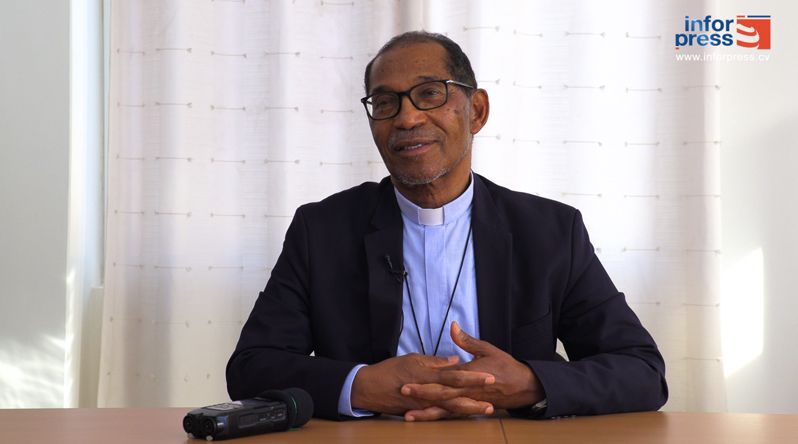 ENTREVISTA: Bispo cessante de Santiago faz balanço “francamente positivo” do seu ministério (c/video)