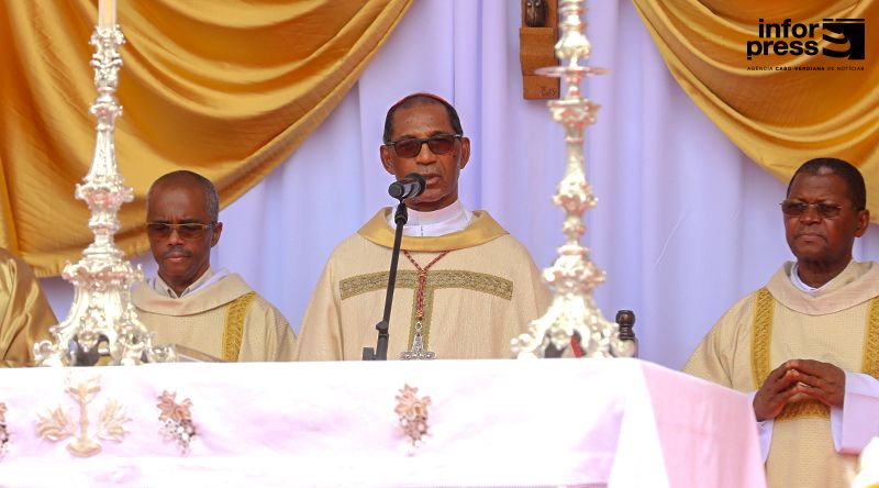 Cardeal Dom Arlindo Furtado celebra 50 anos de sacerdócio e destaca a Eucaristia como centro da missão sacerdotal