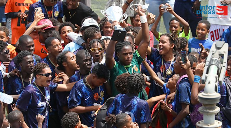 Futebol: Fundação EPIP vence Bola Pra Frente e conquista tricampeonato regional sub-17 de Santiago Sul