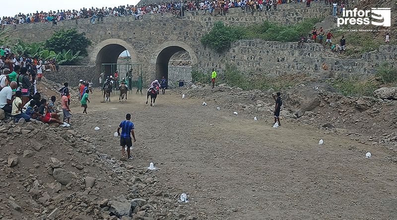 Paul: Égua Marísia vence primeira edição da corrida de cavalos Nossa Senhora de Piedade