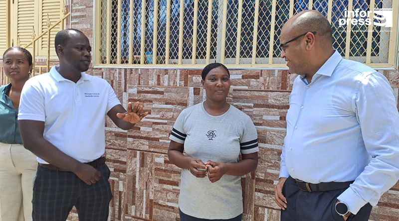 Ministro visita famílias beneficiárias de programas sociais em Santa Cruz e faz balanço positivo das acções