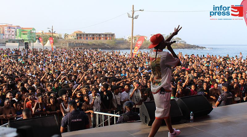 São Nicolau: Elji Beatzilla leva público ao rubro no encerramento da 18.ª edição do Festival da Praia de Tedja