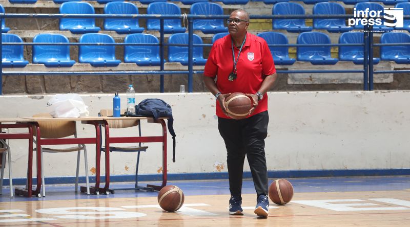 Basquetebol/Mundial2027: Mané Trovoada antevê janela “extremamente difícil”, mas confia na capacidade de Cabo Verde