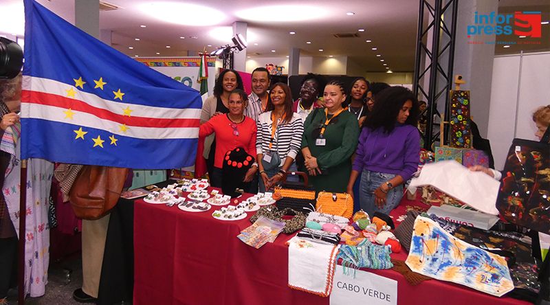 Portugal: Embaixada de Cabo Verde no bazar em que receitas revertem a favor de instituições que apoiam a terceira idade