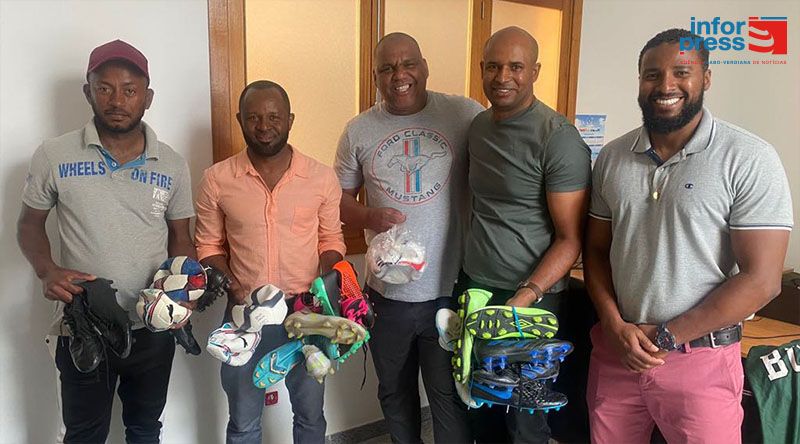 Porto Novo: Emigrante radicado nos Estados Unidos apoia escolas de iniciação desportiva