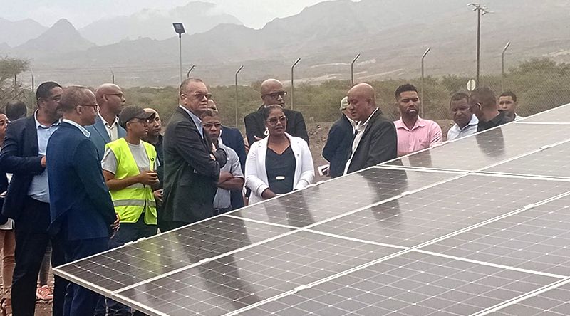 Santo Antão: Central solar fotovoltaica representa um passo importante na transição energética na ilha - ministro