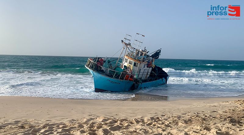 Maio: Tripulantes criticam falta de meios e demora da Enapor no apoio ao desencalhe da embarcação