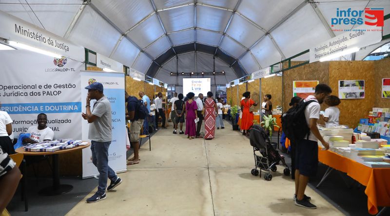 Feira do Livro: Expositores apontam “balanço positivo” apesar de persistirem desafios na promoção da leitura em papel
