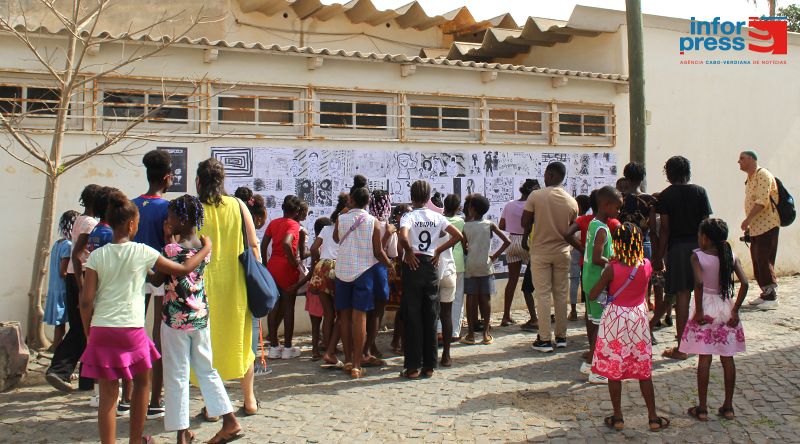 Praia: Jornada de arte sustentável termina com mural colectivo produzido por crianças