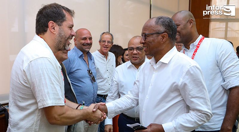 AME: Primeiro-ministro destaca importância da música em momentos difíceis que o mundo atravessa