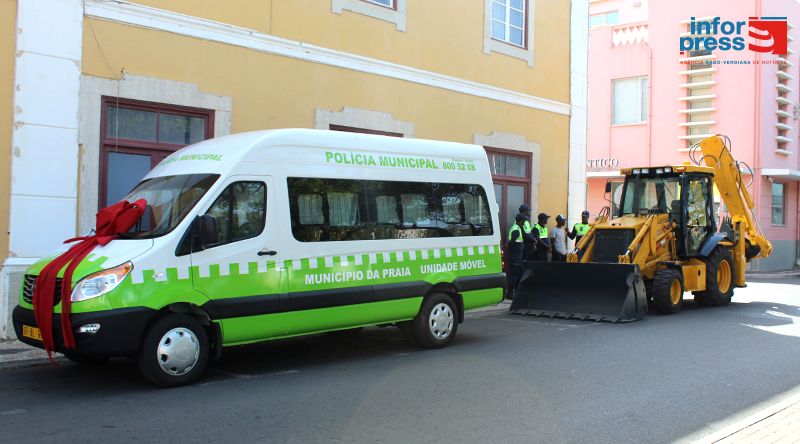 Praia: Polícia Municipal recebe novos equipamentos e inicia formação em armamento