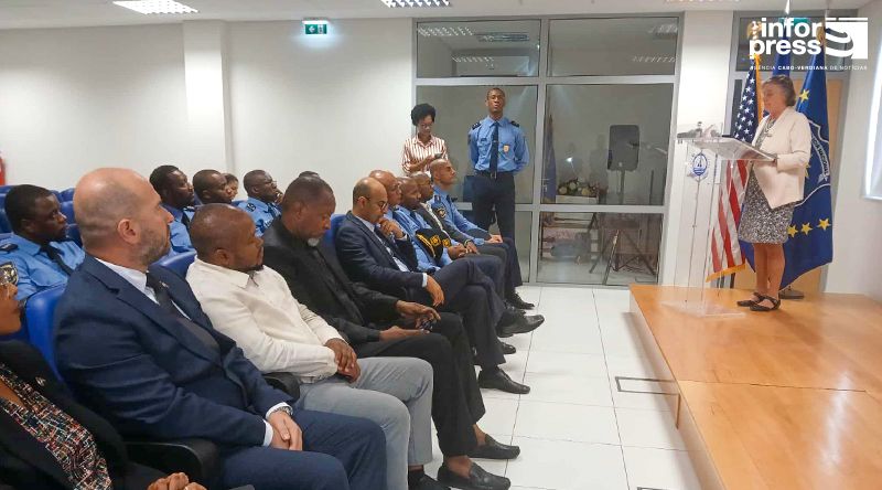 Embaixada dos EUA dota Polícia Nacional de equipamentos informáticos de apoio a gestão automatizada de risco de viajantes