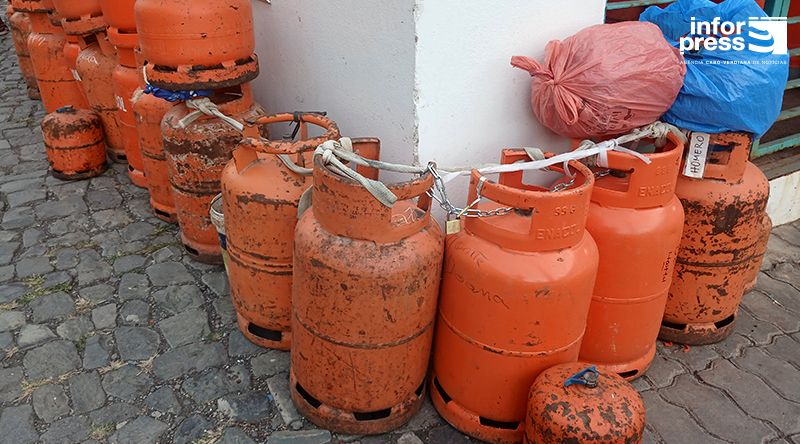 Ribeira Grande: Escassez de gás provoca longas filas para “desespero" da população que aguarda há duas semanas