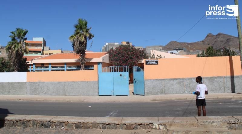 REPORTAGEM: Escolas de São Vicente expostas à insegurança, infraestruturas degradadas e falta de vigilância