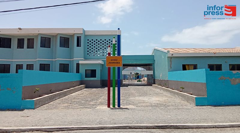 Boa Vista: Ministro da Educação visita ilha para acompanhar arranque do ano lectivo 2025/2026