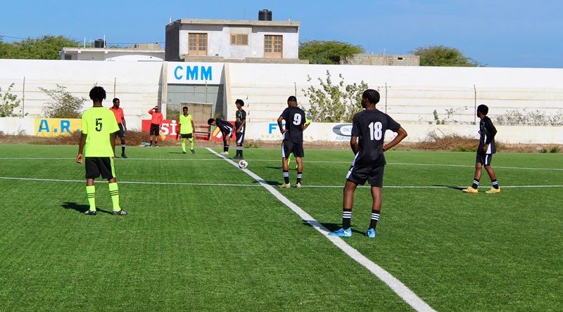 Maio: Escola Vitória é tetracampeã de futebol sub-17