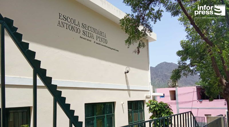 Porto Novo: Igreja de Jesus Cristo ajuda a melhorar escolas no interior do município