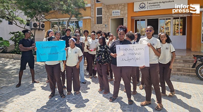 Boa Vista: Estudantes manifestam-se em protesto contra o exame nacional de Matemática