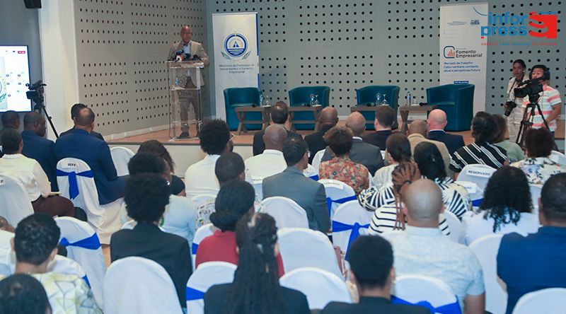 Ministro Eurico Monteiro destaca “diálogo estratégico” para emprego digno em Cabo Verde