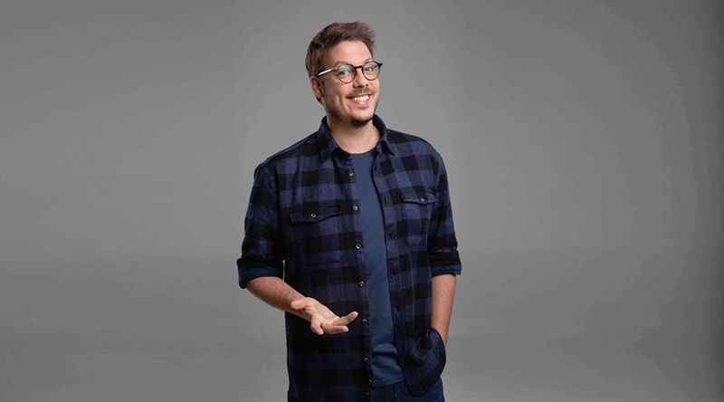 Praia: Fábio Porchat esgota primeira sessão e confirma força do stand-up comedy em Cabo Verde