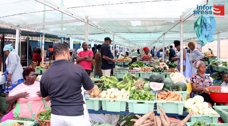 Feira/Cinza 2025: Aumento do preço do peixe seco condiciona venda dos produtos agrícolas este ano – vendedeiras