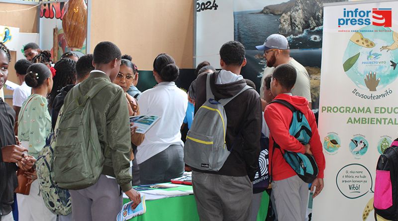 Brava: EST realiza feira de profissões para consciencializar os alunos na escolha das profissões