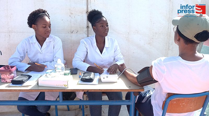 Praia: Clínica promove feira de saúde em Cidadela para angariar alimentos para famílias carenciadas da Vila Vitória