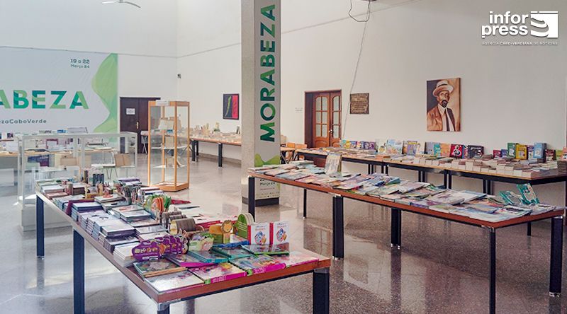 Biblioteca Nacional encerra feira do livro realizada no âmbito dos 25 anos da instituição com nota positiva