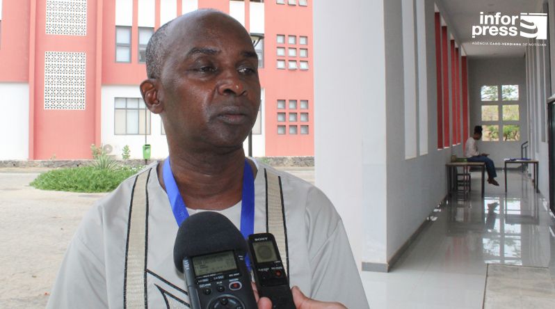 Futebol/feminino: Fernando Baldé alerta para falta de financiamento e infraestruturas (c/áudio)