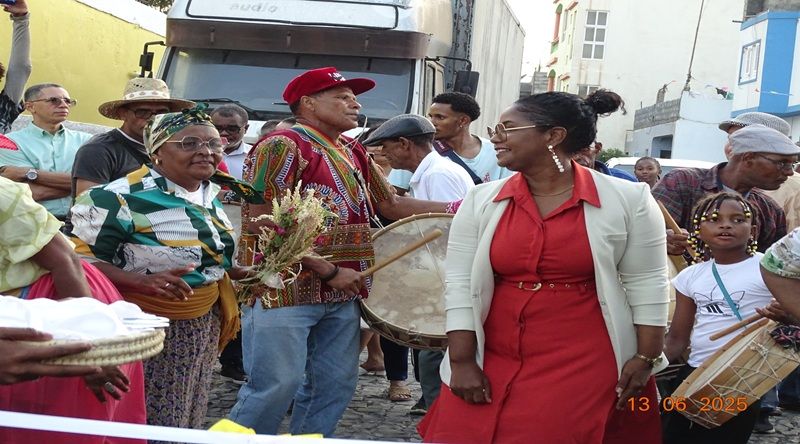 Porto Novo/São João: Autarquia homenageia figuras emblemáticas das festas do santo padroeiro