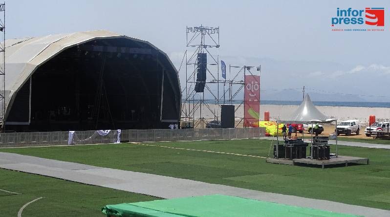 Porto Novo/São João: Palco das festas das festividades pronto para receber os espectáculos