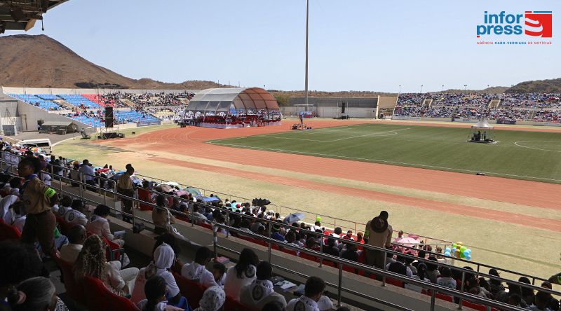   Praia: Milhares assistem à missa solene de entrada do novo Bispo de Santiago no Estádio Nacional