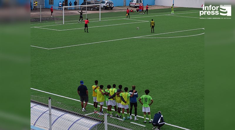 Futebol/Santo Antão Norte: Foguetões e Solpontense apuram-se para a final da Taça Regional após marcação de penáltis
