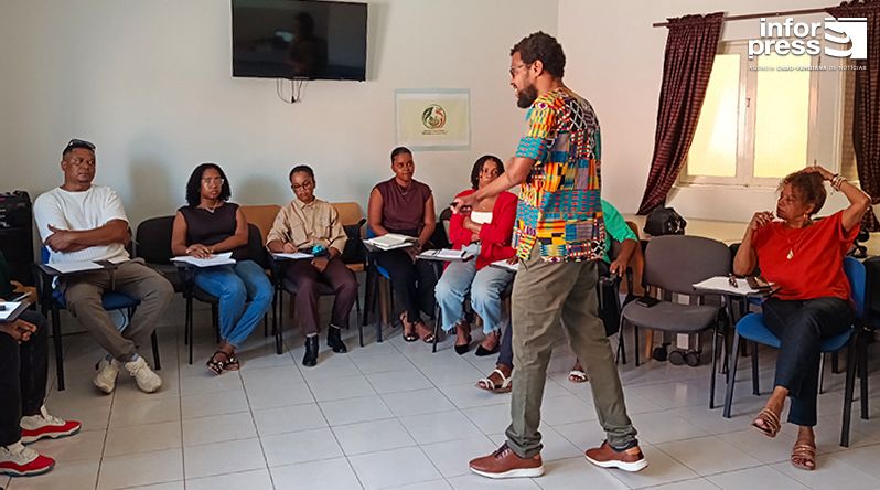 São Vicente: Plataforma das ONG forma jovens para reforçar participação democrática e reduzir abstenção (c/áudio)