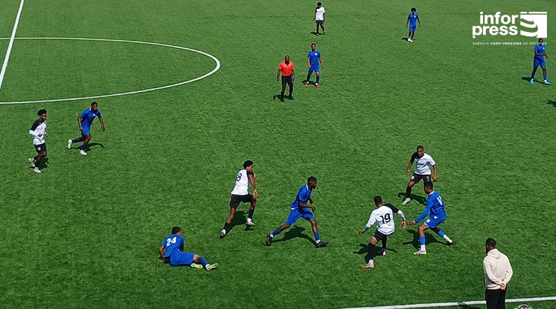 Futebol/ Santo Antão Norte: Foguetões - Rosariense e Santo Crucifixo - Solpontense são os jogos das meias-finais da taça 