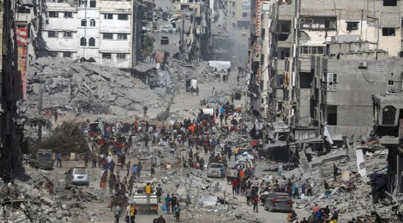 Imagens de drone mostram milhares a regressarem à principal cidade de Gaza devastada