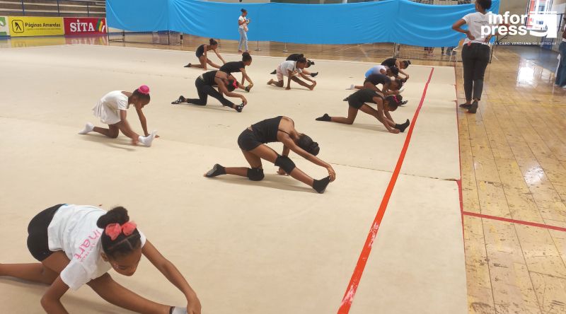 Gymnart realiza 31.º torneio de ginástica rítmica “Patinho Feio” com participação de 190 atletas 