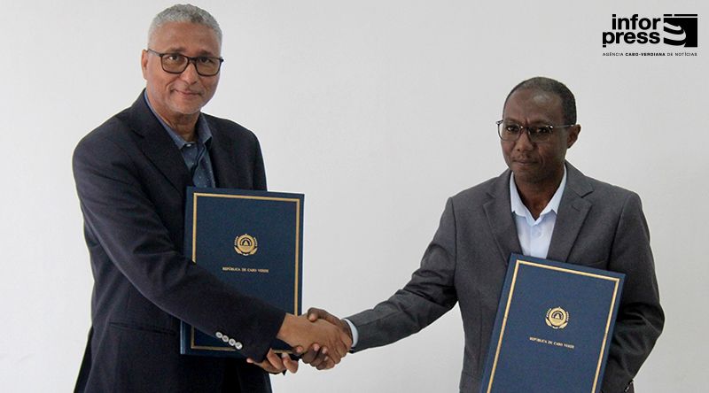 Maio: Governo e câmara municipal assinam protocolo para rede de esgotos e tratamento de águas residuais na ilha 