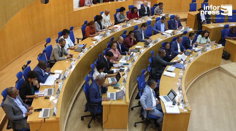 Parlamento: Bancada do MpD chumba projecto de lei do PAICV para a criação da Ordem Cabo-verdiana dos Economistas