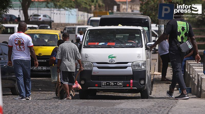 Combustíveis/Praia: Hiacistas e taxistas contestam aumento dos preços e pedem revisão das tarifas