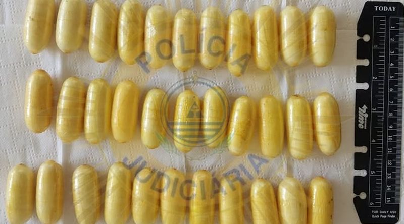 Praia: Detido no aeroporto com mais de um quilo de cocaína no organismo fica em prisão preventiva