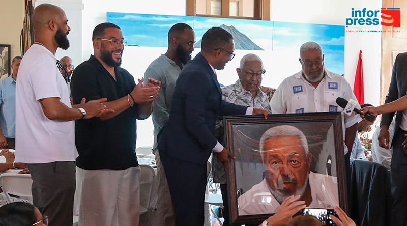 São Filipe: Henrique Pires homenageado no Almoço dos Cavaleiros pelos 51 anos dedicados à Festa da Bandeira