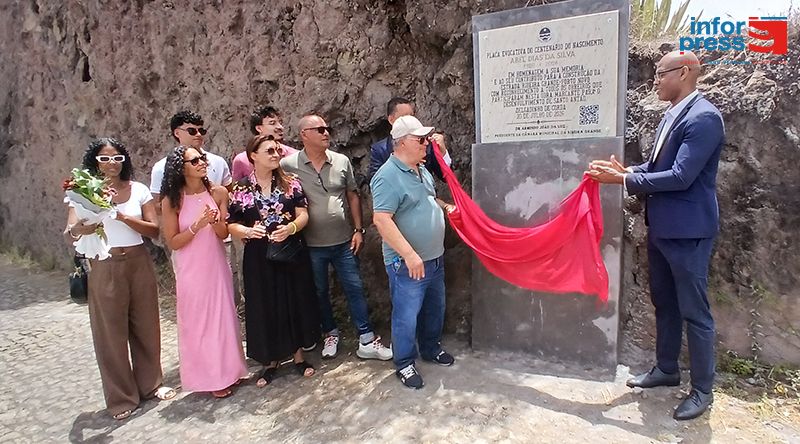 Santo Antão: Obreiros da construção da estrada Ribeira Grande – Porto Novo homenageados com placa em “Delgadinho” de Corda
