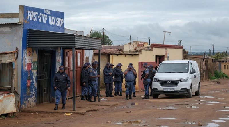 Homens armados matam dez pessoas na África do Sul