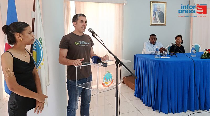 Ilha do Sal: III Fórum da Juventude e Ambiente debate conciliação entre turismo de massas e conservação ecológica