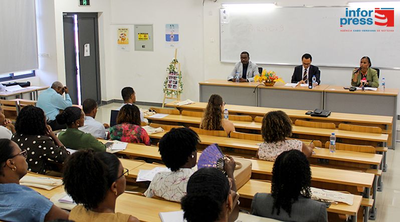 Reitora da Uni-CV defende reforço da formação de professores para melhorar qualidade do ensino