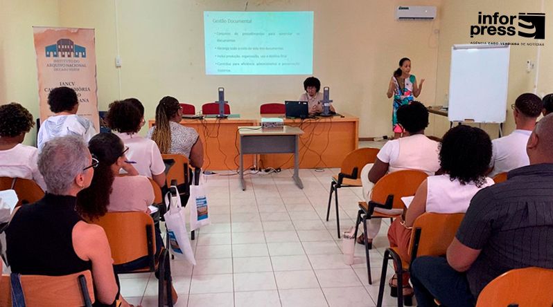 Ilha do Sal: Arquivo Nacional capacita técnicos em gestão documental para reforçar transparência na administração pública