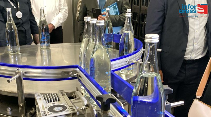 Ilha do Sal: Hotel Robinson inaugura máquina de produção e engarrafamento de água visando eliminação das garrafas de plástico