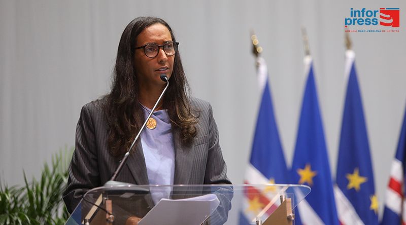 Janira Hopffer Almada participa na abertura dos Jogos Olímpicos da Juventude Dakar 2026